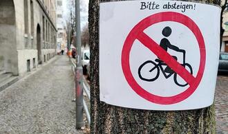 Fußgängerverband will härtere Strafen für Radfahren auf Gehwegen