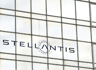Autokonzern Stellantis fährt 2025 massiven Verlust von 22,3 Milliarden Euro ein
