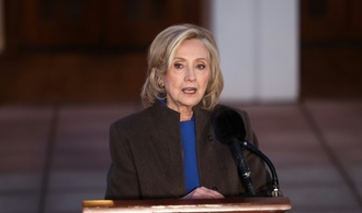 Hillary Clinton: Ehemann Bill Clinton wusste nichts von Epsteins Verbrechen