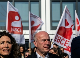 BASF-Angestellte in Berlin demonstrieren gegen Verlagerung von Arbeitsplätzen