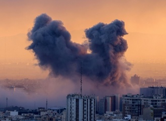 Israel startet ''groß angelegte Angriffswelle'' auf Teheran - Iran droht mit weiteren Attacken