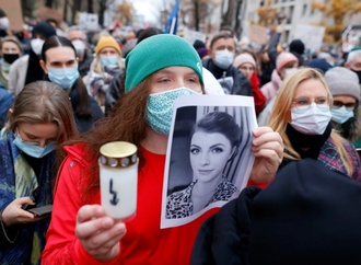 Gericht in Polen verurteilt drei Ärzte wegen zu spät vorgenommener Abtreibung