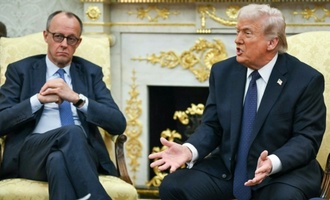 Merz versucht Trump mit Faksimile von historischer Urkunde in Handelsstreit zu besänftigen