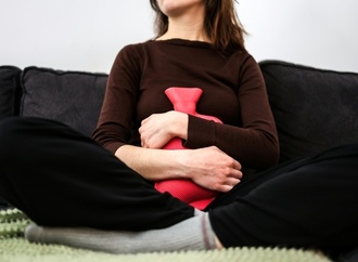 Schmerzen und Übelkeit: Zahl der Frauen mit Diagnose Endometriose drastisch gestiegen