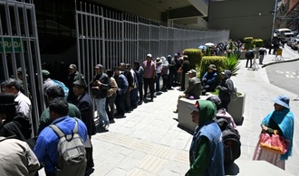 Ansturm auf Banken nach Unglück von Geld-Transportflugzeug in Bolivien