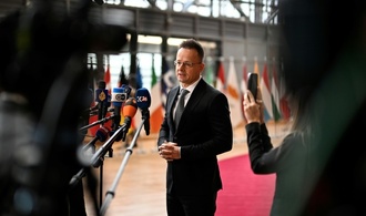 Ungarns Außenminister fordert von Moskau Energielieferungen zu ''unveränderten Preisen''