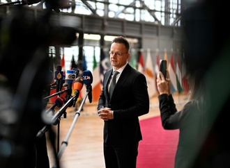 Ungarns Außenminister fordert von Moskau Energielieferungen zu ''unveränderten Preisen''