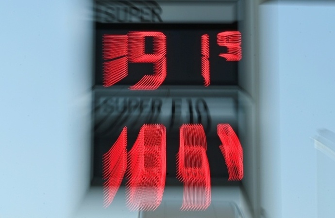 Sprunghaft gestiegene Energiepreise: Politik diskutiert über Folgen