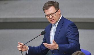 Umweltminister drängt auf Unabhängigkeit von fossilen Energien