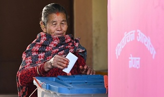Halbes Jahr nach Protesten: Parlamentswahl in Nepal begonnen