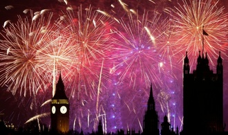 Duo soll illegal mit Pyrotechnik gehandelt haben - rund 20 Tonnen beschlagnahmt