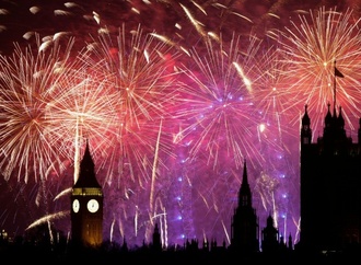 Duo soll illegal mit Pyrotechnik gehandelt haben - rund 20 Tonnen beschlagnahmt