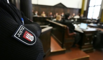 Prozess um mutmaßliche Anschläge von rechtsextremer Zelle in Hamburg begonnen
