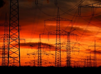 Produktion von grünem Strom 2025 konstant - deutlich mehr Strom aus Erdgas