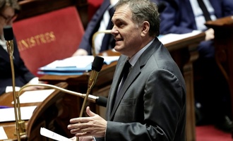 Nach Flugzeug-Umkehr wegen Raketen nimmt Frankreich Heimkehrflüge wieder auf