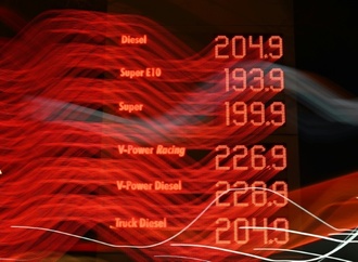 Wirtschaft fordert Hilfe bei Spritpreisen - Politik und Experten bremsen