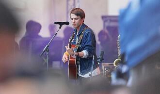 Clueso auf Platz eins der Album-Charts