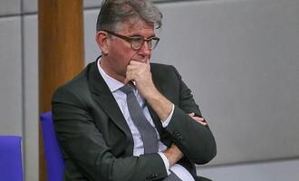 Weimer in Buchhandlungs-Affäre weiter unter Druck