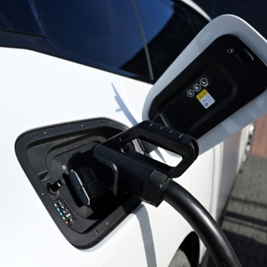 Gericht: Schnellladesäulen an Bundesautobahnen müssen ausgeschrieben werden