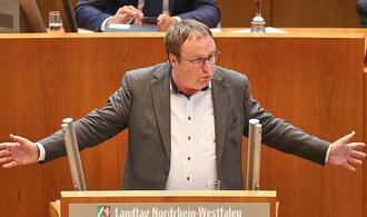NRW-Verkehrsminister bei Infrastruktur-Gesetz gegen Parteilinie