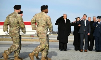 Trump bei Zeremonie für im Iran getötete US-Soldaten