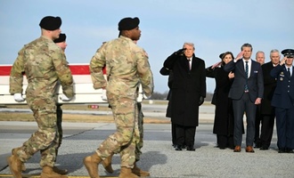 Trump bei Zeremonie für im Iran getötete US-Soldaten