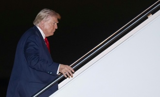 Trump kündigt ''sehr harte'' Angriffe im Iran an und droht mit Ausweitung der Ziele