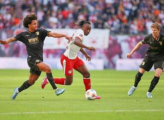 1. Bundesliga: Leipzig dreht Partie gegen Augsburg
