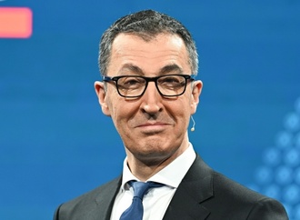 Özdemir froh über Wahlergebnis - aber noch zurückhaltend