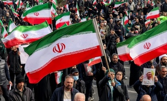 Nach Ernennung von Chamenei-Sohn: Iran und Israel setzen Angriffe fort