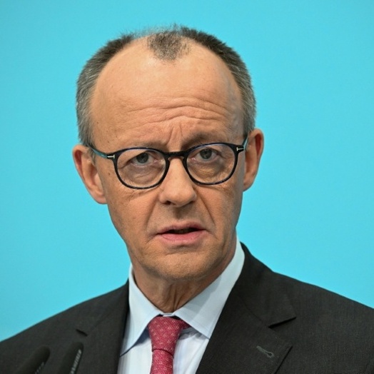 Merz ''besorgt'' wegen steigender Energiepreise - Keine Festlegung bei Tankrabatt