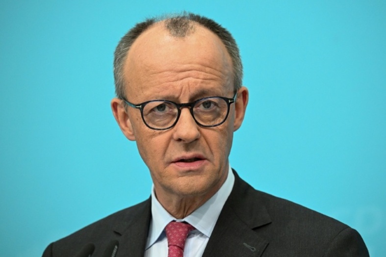 Merz ''besorgt'' wegen steigender Energiepreise - Keine Festlegung bei Tankrabatt