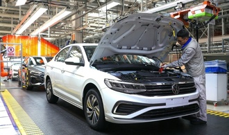 Volkswagen verzeichnet für 2025 Gewinneinbruch um fast die Hälfte