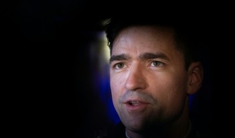 Klage Sellners gegen Aufenthaltsverbot in baden-württembergischen Ort 2024 erfolgreich