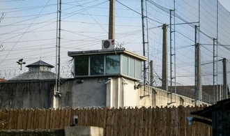 Häftling von falschen Polizisten aus Gefängnis bei Paris befreit