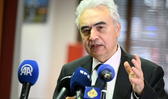 Mögliche Freigabe strategischer Ölreserven: IEA beruft Sondersitzung ein