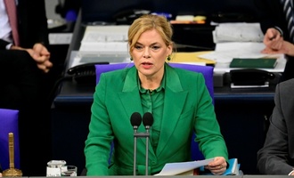 Klöckner in Kiew eingetroffen - Rede vor ukrainischem Parlament geplant