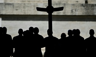 Missbrauch in katholischer Kirche: Etwa 93 Millionen Euro an Betroffene gezahlt