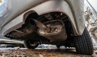 Tödlicher Unfall bei Motorentest: Mann stirbt in Garage in Bayern