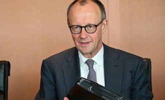 Merz trifft norwegischen Regierungschef Störe und besucht Weltraumbahnhof