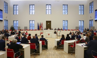 SPD und CDU in Brandenburg unterzeichnen Koalitionsvertrag