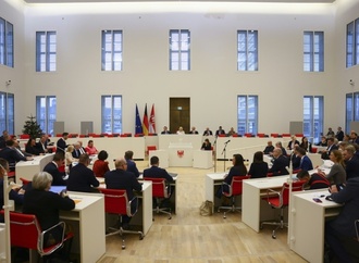 SPD und CDU in Brandenburg unterzeichnen Koalitionsvertrag