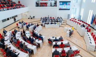 SPD und CDU besiegeln Koalition: Bündnisvertrag in Brandenburg unterzeichnet