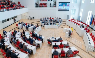 SPD und CDU besiegeln Koalition: Bündnisvertrag in Brandenburg unterzeichnet