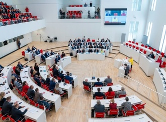 SPD und CDU besiegeln Koalition: Bündnisvertrag in Brandenburg unterzeichnet