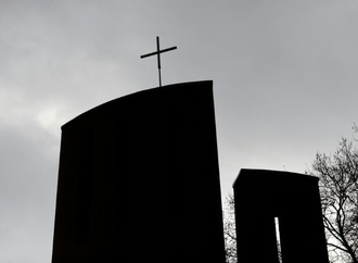 Schrumpfen der Kirchen in Deutschland ungebrochen - weniger Austritte