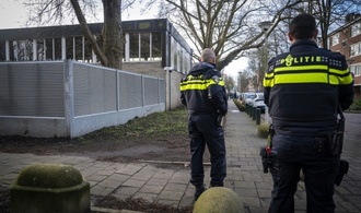 Nach Angriff auf jüdische Schule: Amsterdamer Polizei verbreitet Bilder von Verdächtigen
