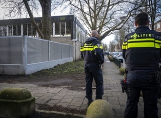 Nach Angriff auf jüdische Schule: Amsterdamer Polizei verbreitet Bilder von Verdächtigen