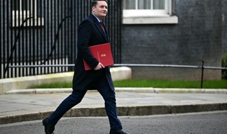 Meningitis-Ausbruch in England: Hunderte sollen vorbeugend Antibiotika einnehmen