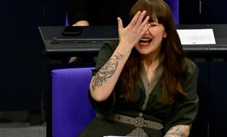 Debatte um Sondervermögen: Reichinnek attackiert Grüne